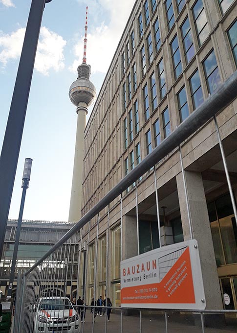 Bauzaun am Berliner Fernsehturm